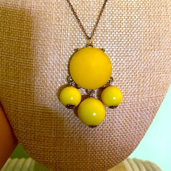 Yellow Pendant Necklace and Earring Set - Picture 2 of 6